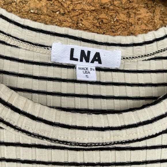 LNA cold shoulder top small - Picture 4 of 5